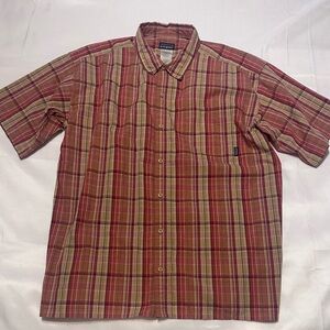 Patagonia Men’s Button Up Hiking Outdoor Short Sleeve Shirt Red Plaid Size XL
